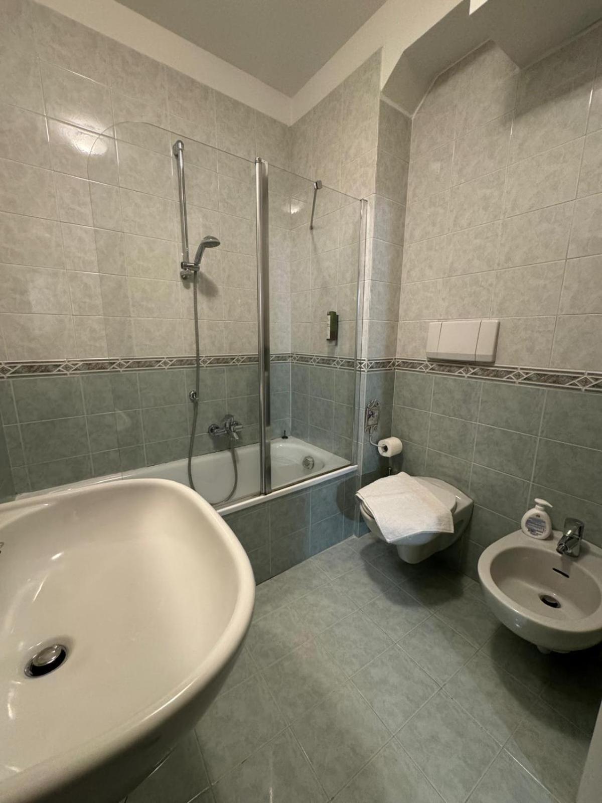 Duomo Nest Entire Apartment Тренто Екстер'єр фото