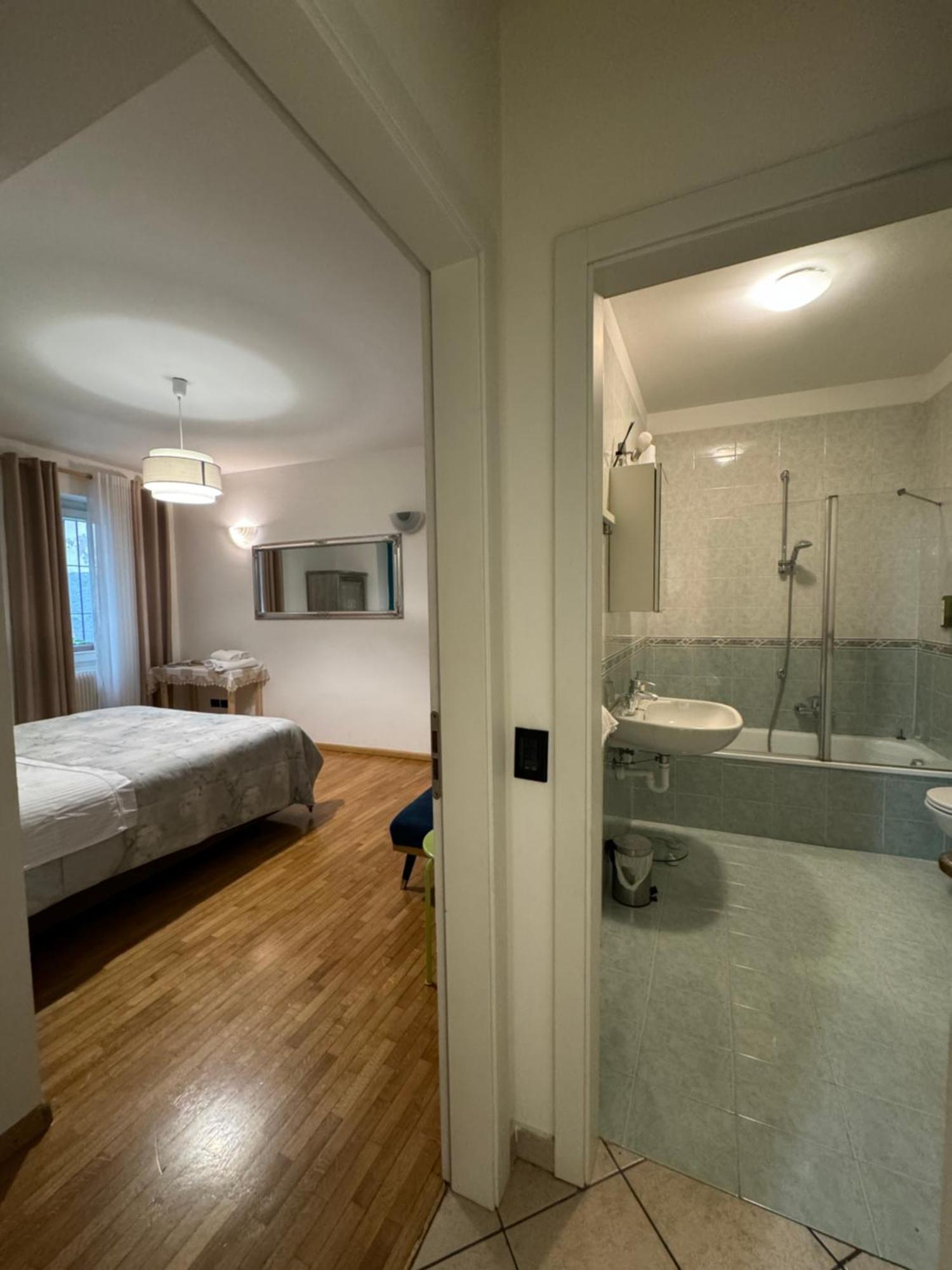 Duomo Nest Entire Apartment Тренто Екстер'єр фото